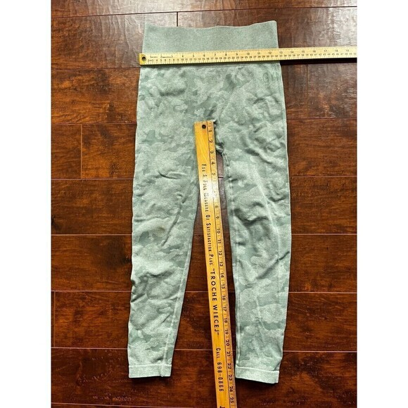 Gymshark  Camo Seamless Sage Green Leggings ~ Read Below - Picture 2 of 4